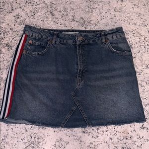 Topshop denim skirt!